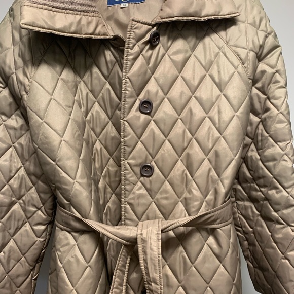 Vintage CROYDON belted, quilted jacket - Picture 2 of 5